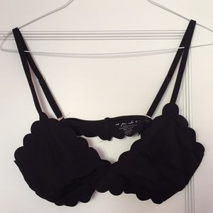 Stretchy Scalloped Edge Bralette